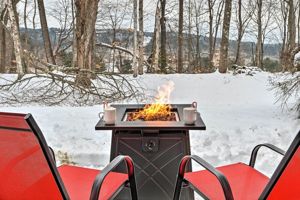 Hartford Escape w/ Fire Pit ~ 3 Mi to Ski & Golf! view 5