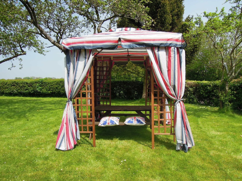 Fosse Farmhouse B&B and Holiday Cottages