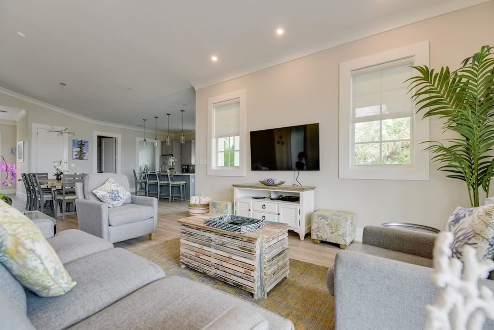 Springtide House by Brightwild Waterfront Pool view 2