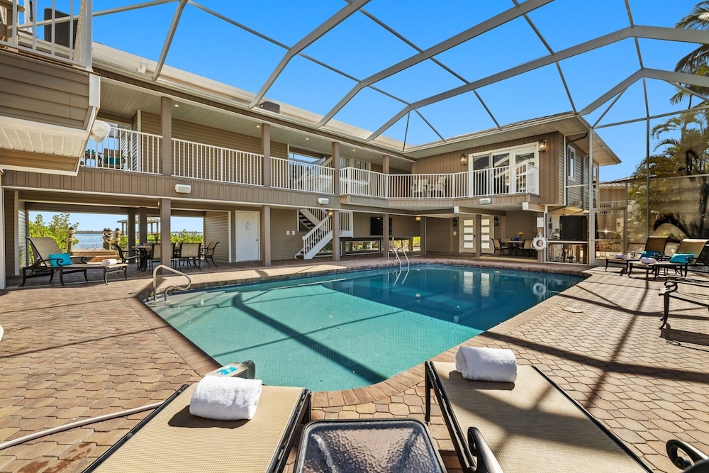 21381 Widgeon Point 6 Bedroom Estate