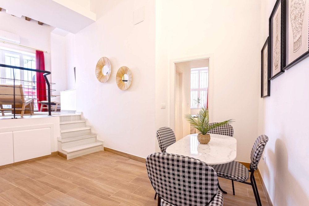 Luxury Apartment in Sevilla Center. Pajaritos V