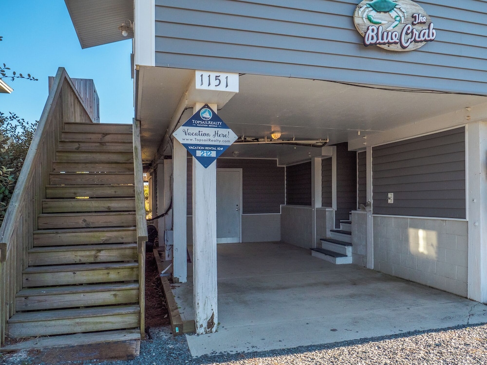Blue Crab by Topsail Realty