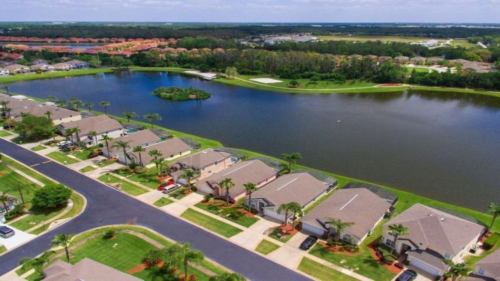 Lake Berkley Villas Swanky