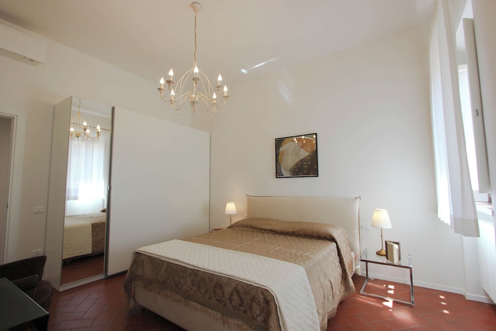 Marsili Suite