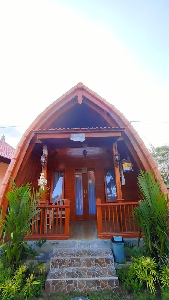 Green Pacing Lodge