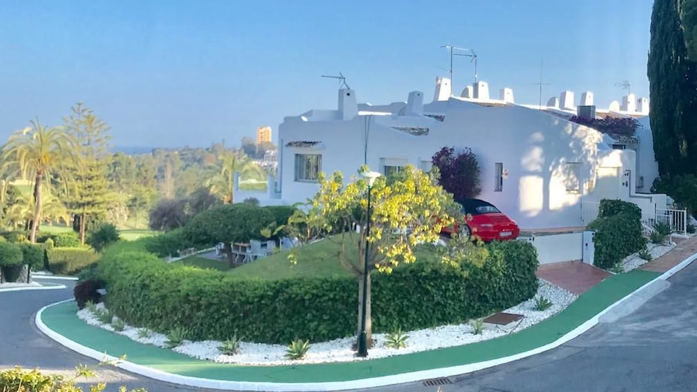 Amazing & Luxurious Golf, Sea, Mountain, Lake view villa Porto Banus