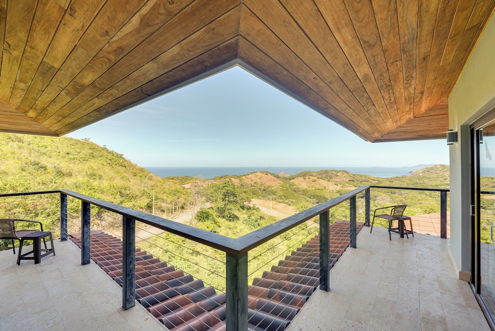 Luxury Home w/ Views & Infinity Pool: Near Beach!