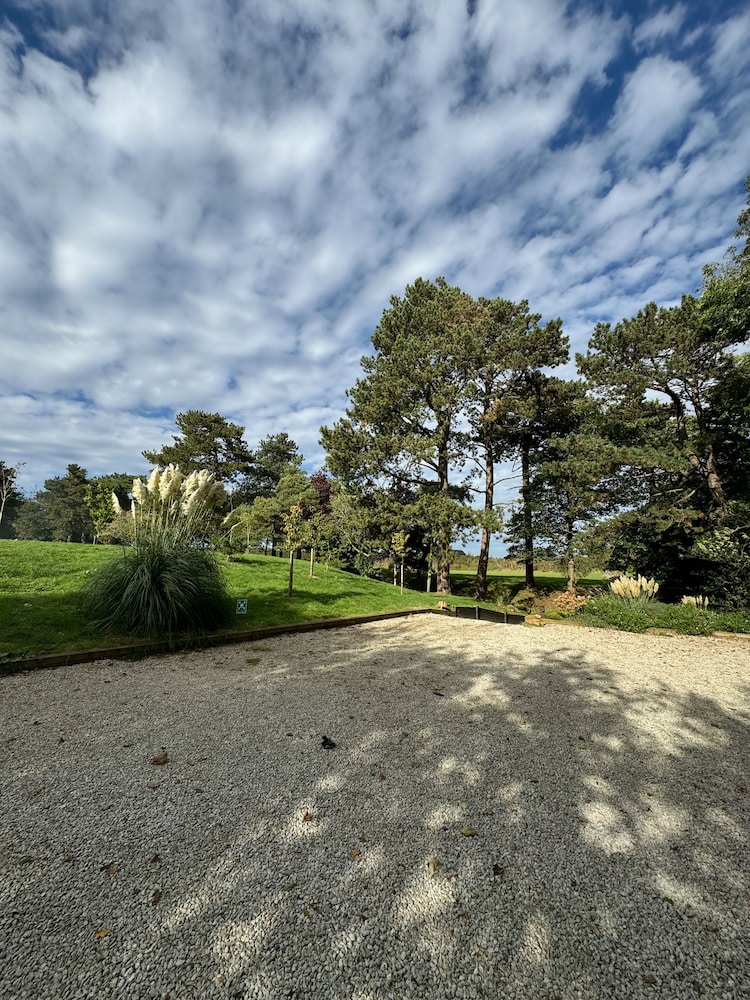 Hayne Barn Estate - Private Estate : 6 Eco Lodges - 1 Studio