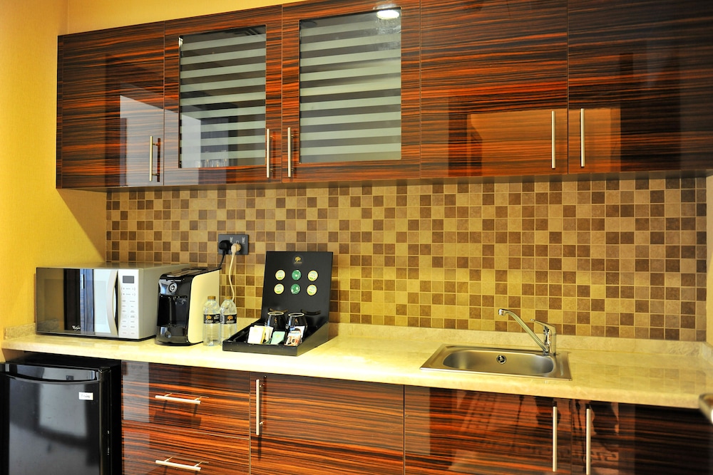 Abu Dhabi Vacations - Jannah Burj Al Sarab - Property Image 12
