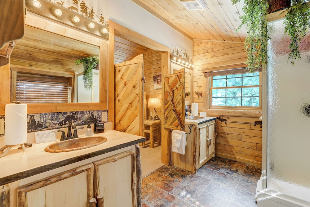 Log Lodge