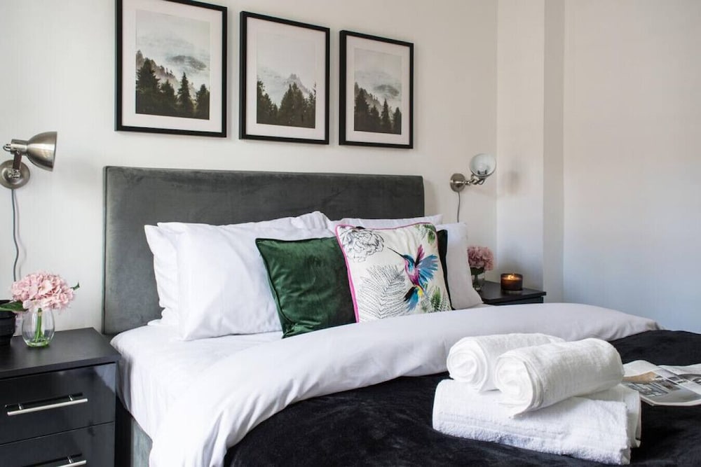 2 Bedroom Apt Leamington Spa view 4