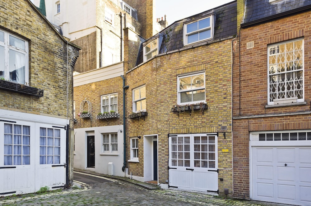 Sweet Marble Arch 2 Bedroom Mews House