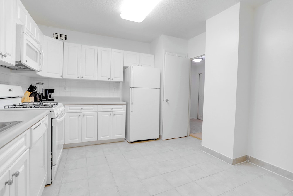 Crystal City Comfortable Apartments