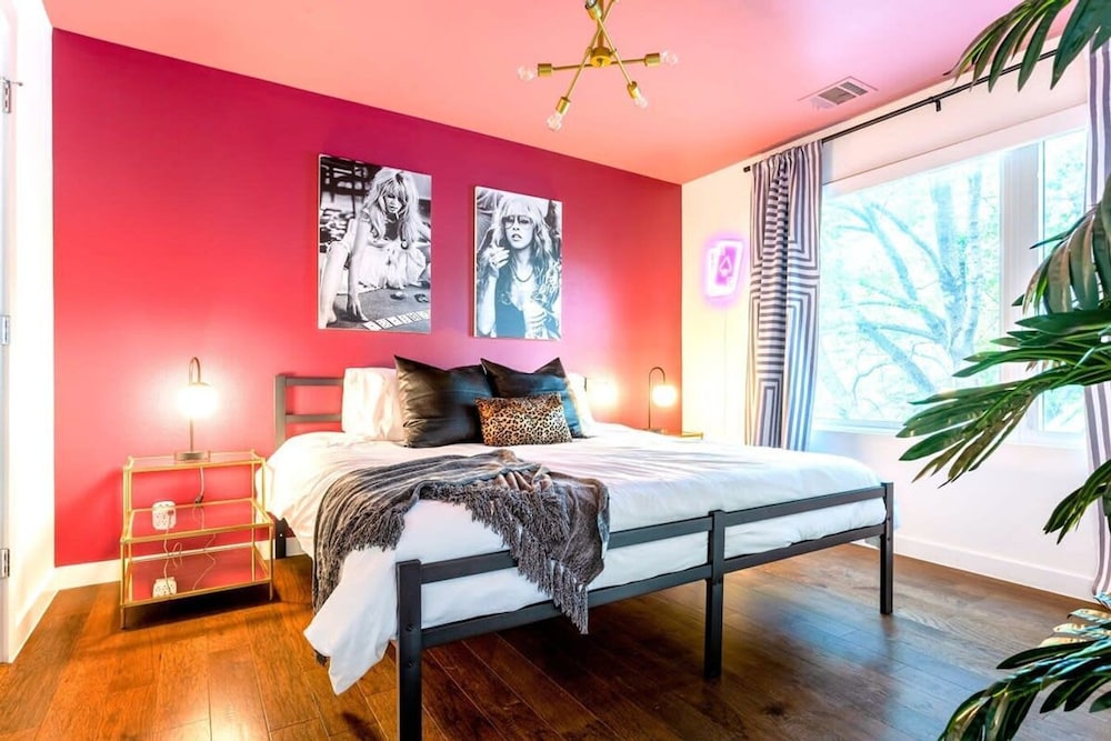 Austin 5BR House With Backyard Near Rainey St