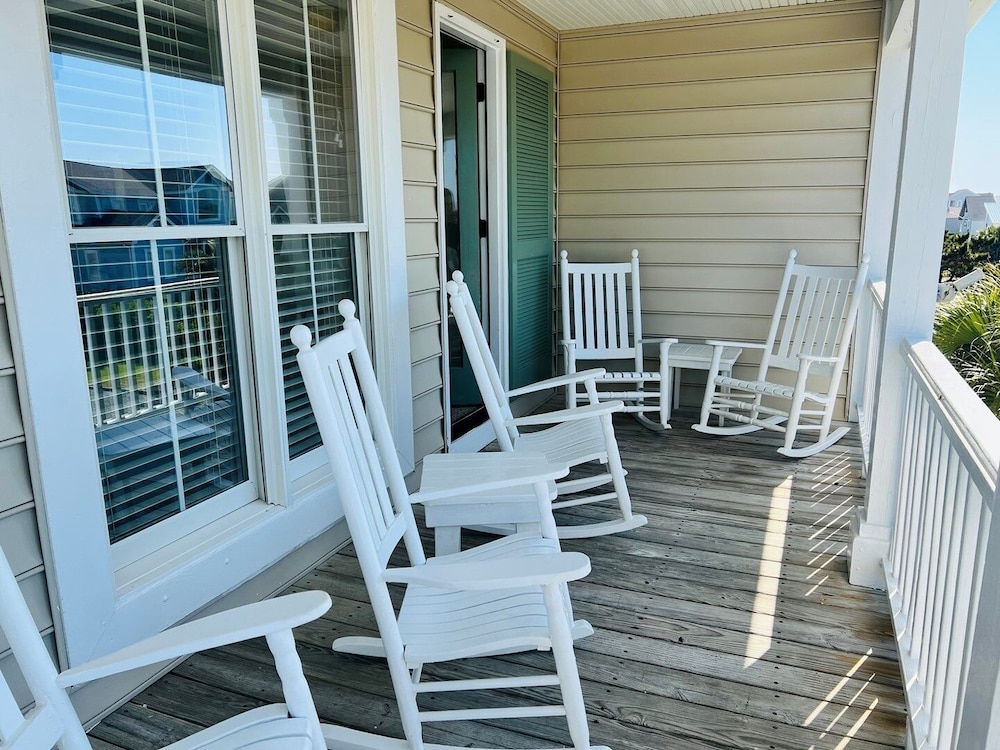 Le Tournesol 4 Bedroom Home by RedAwning - Property Image 16