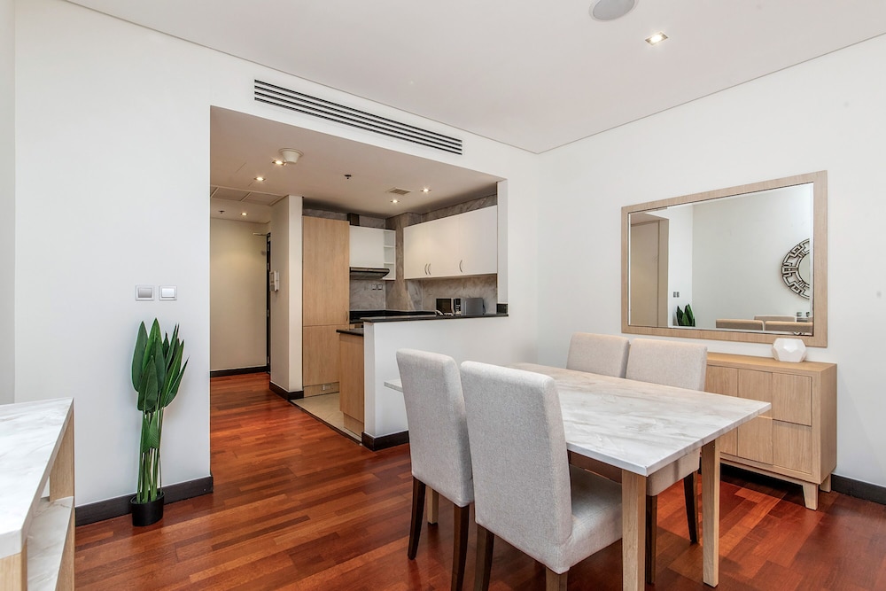 Exotic Apartments at Royal Amwaj