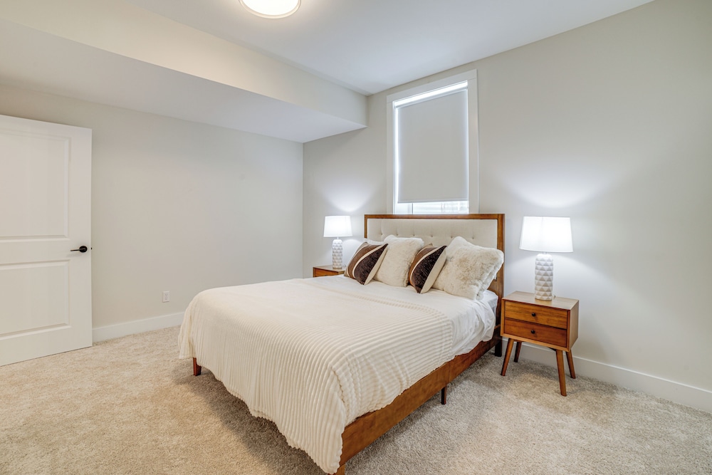 2 Mi to Notre Dame: Spacious Home w/ Private Yard