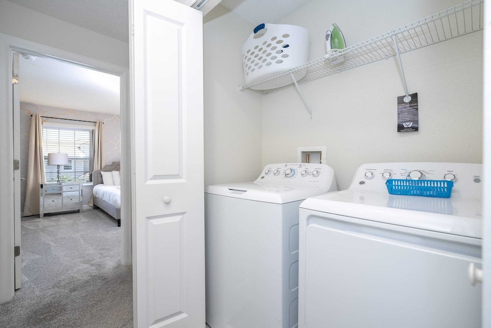 Gorgeous 4Bd W/ Pool & Waterpark @ Storey Lake 4836M