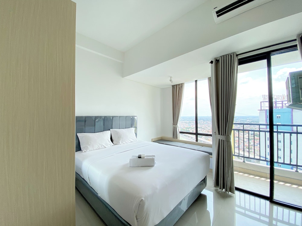 White Toned Style Studio At Lrt City Bekasi Apartment