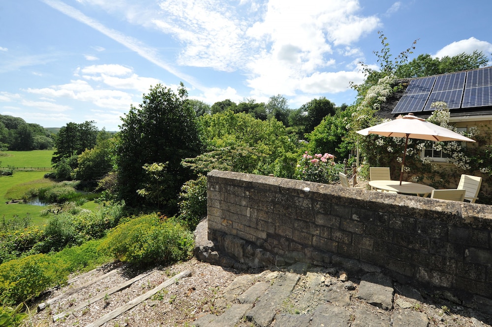 Tucking Mill View