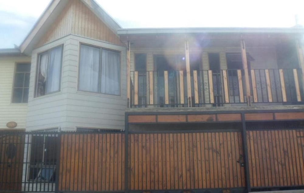 Hotel Hostal Galvarino Puerto Natales - Image 1