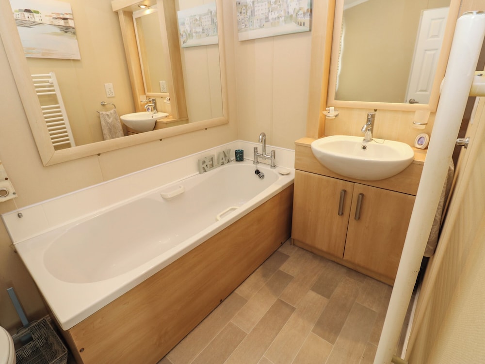 A and C Lodge-plot 21