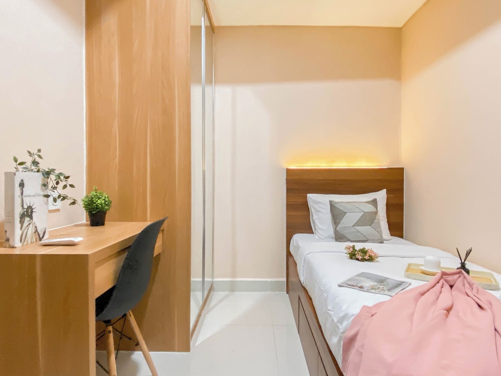 2Br At Apartment Pollux Chadstone Cikarang