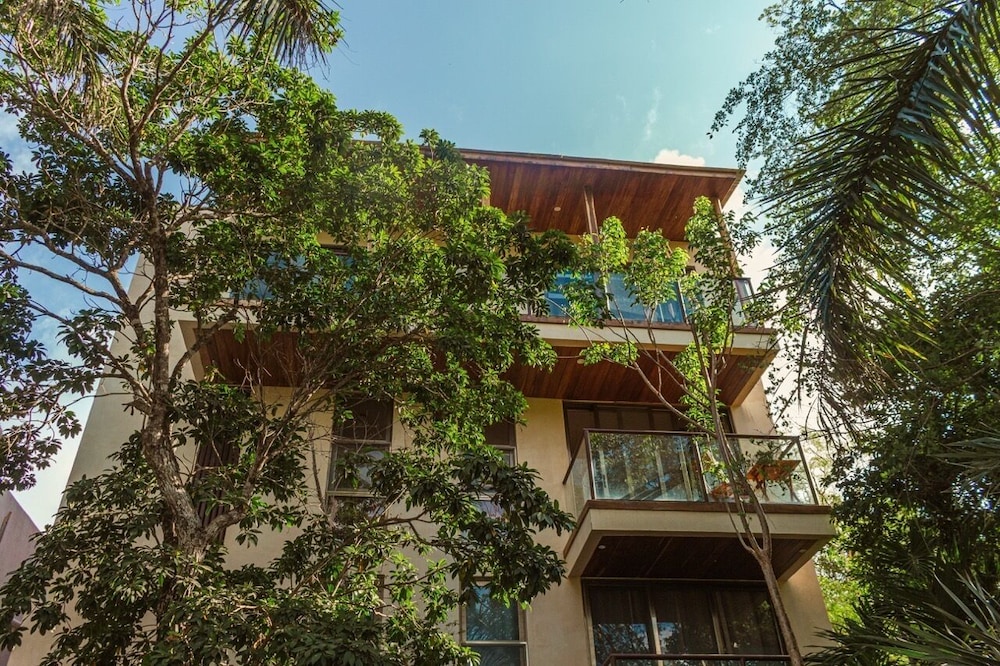 Santuario Apartments
