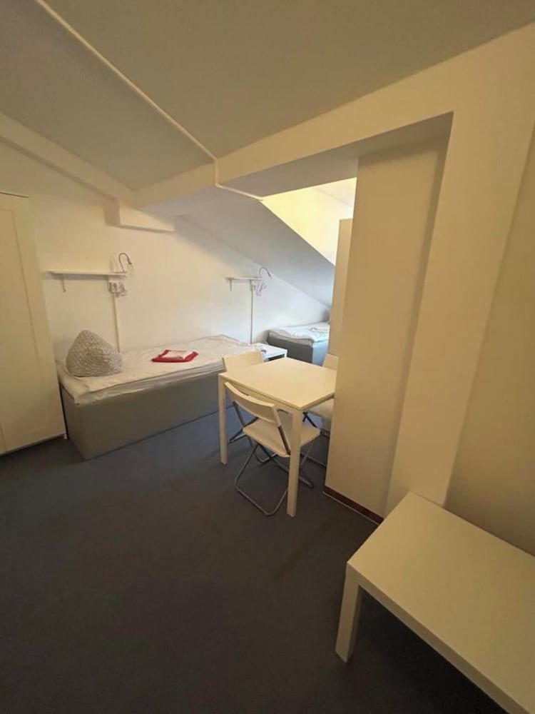 2-Rent Group Hostel Apartments SEN14