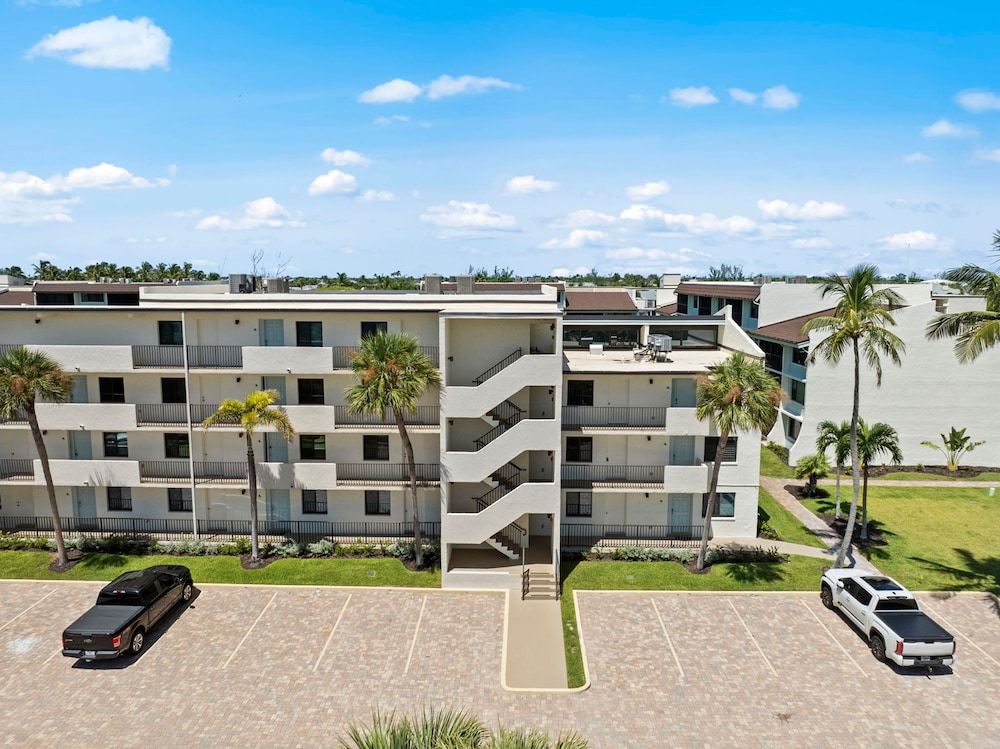 Loggerhead Cay 472 - Beach Front Pet-friendly