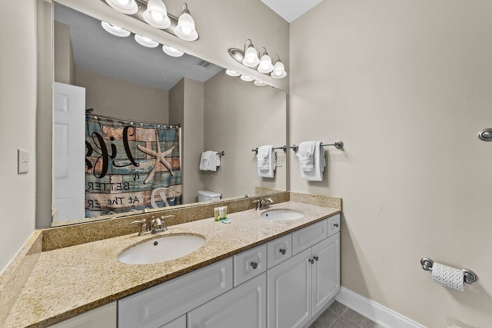 World Tour 306b 3 Bedroom Condo