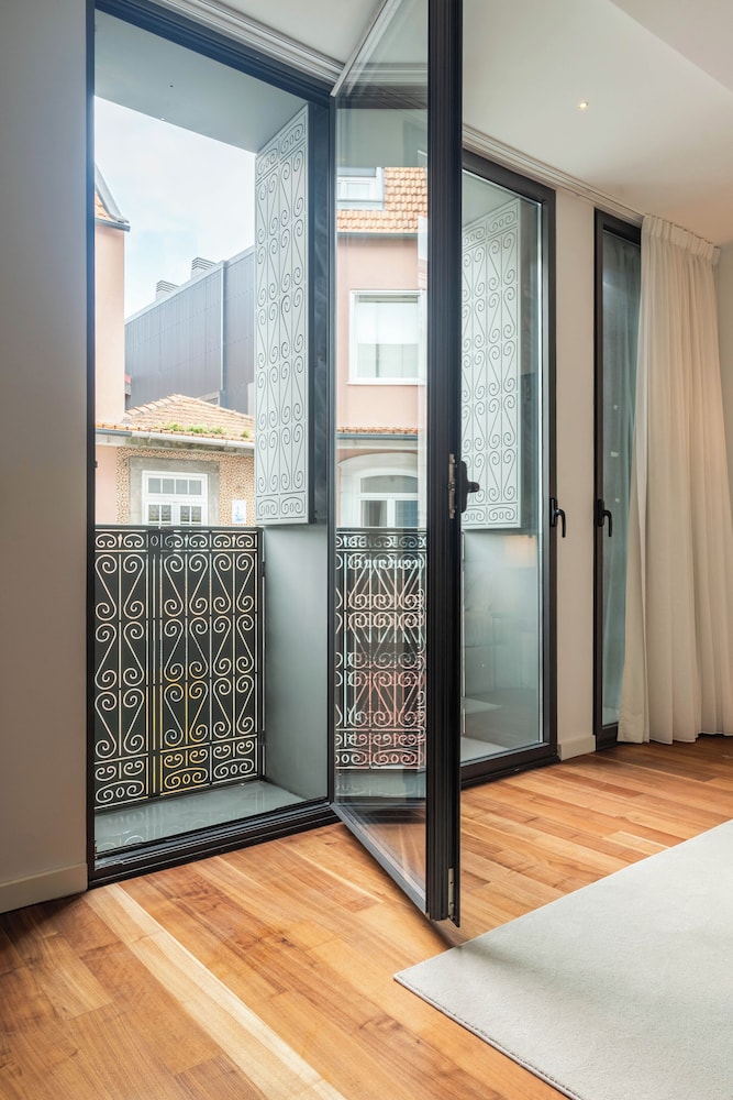 The Prestige Apartment 1F