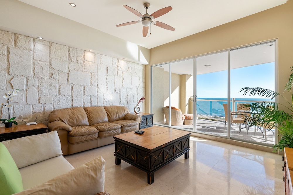 Encanto Living 0403 -1BR by Kivoya