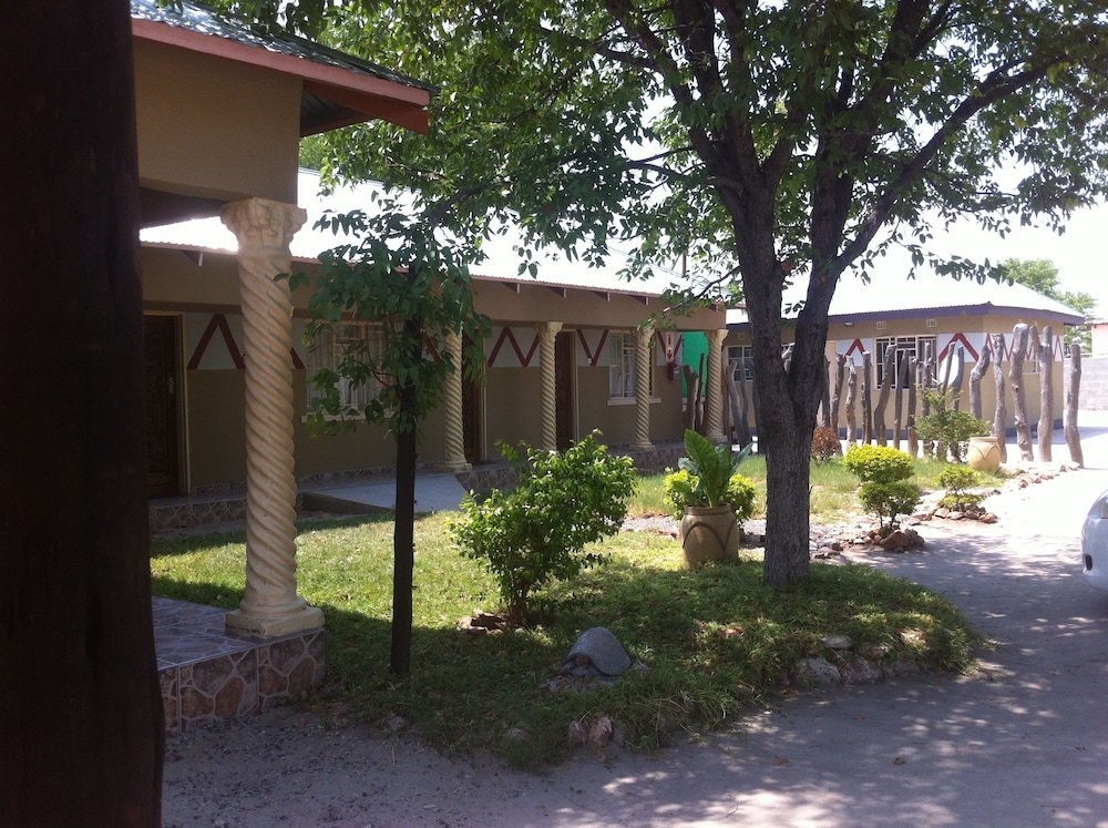 Gomwe Guest Inn
