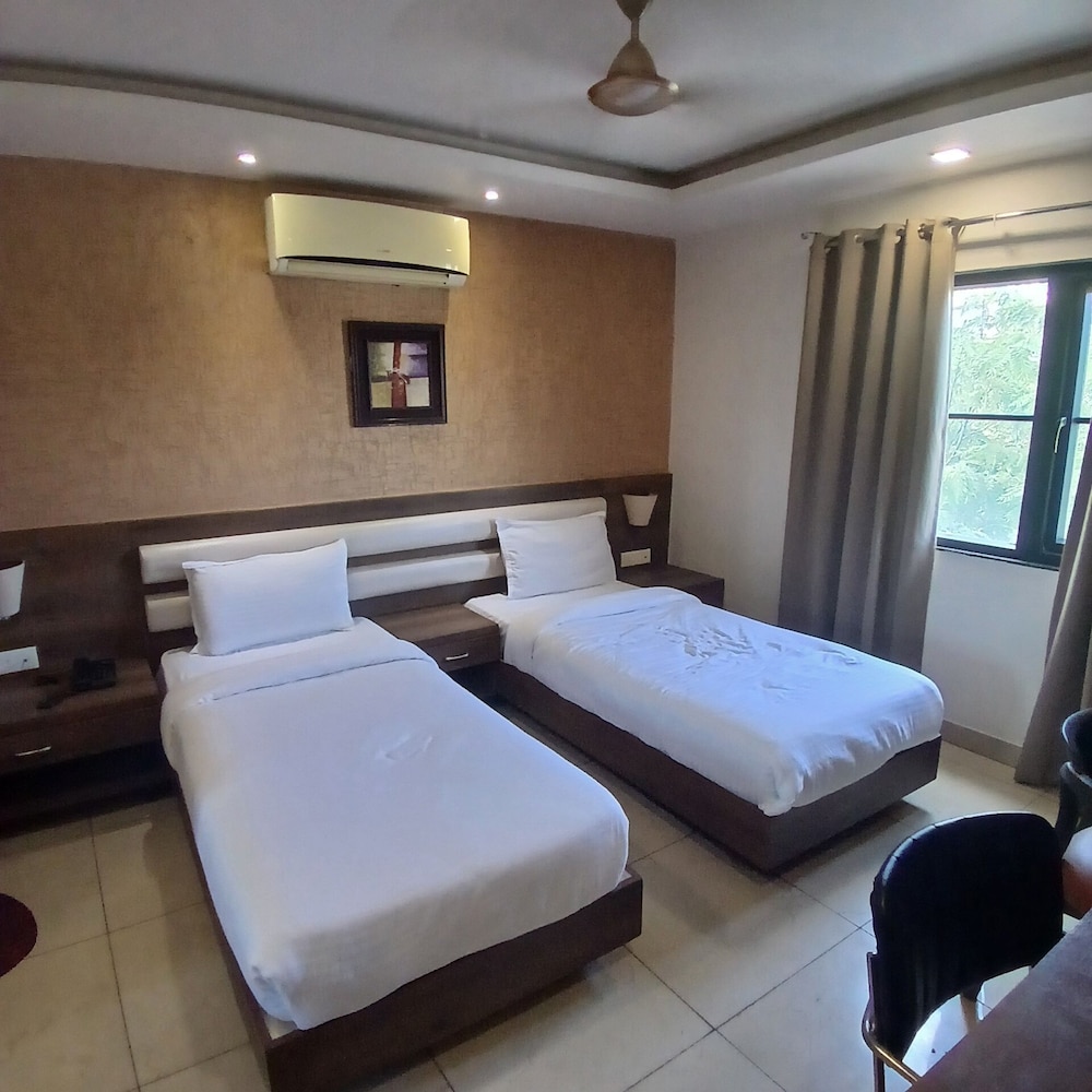 Hotel Square 36