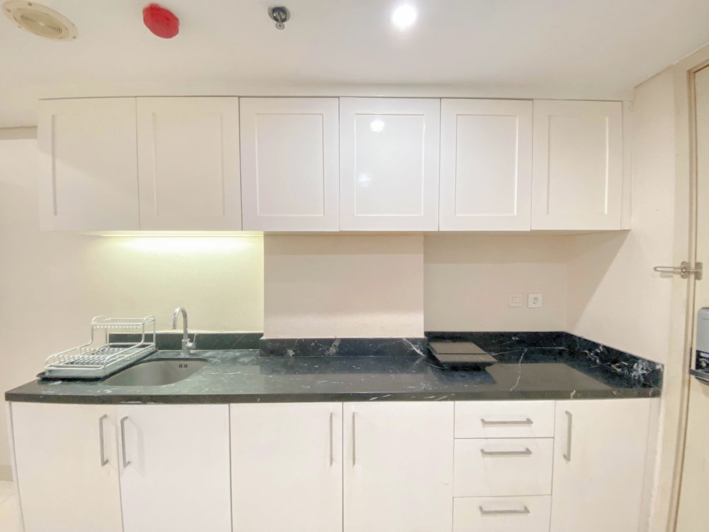 Compact and Nice Combined Unit 1BR Apartment at Warhol (W/R) Residence