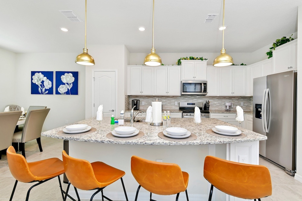5BR Modern Villa in Soltera Resort, Disney, Pool