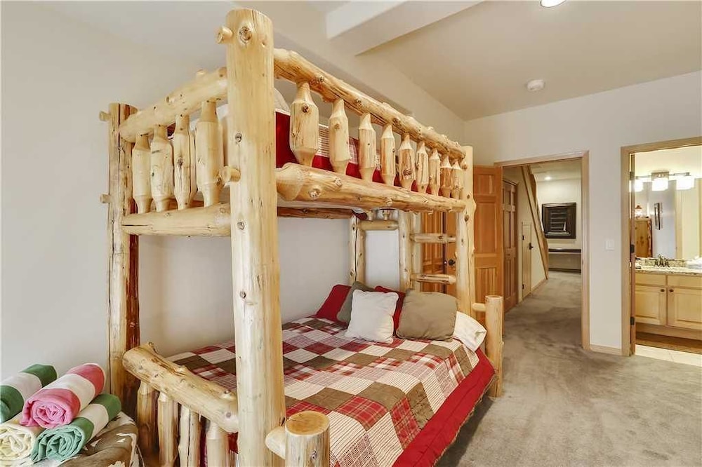Pines 103 4 Bedroom Ski In Out Town House