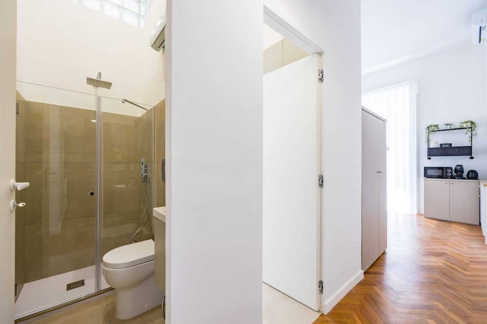 Thelos Apartment