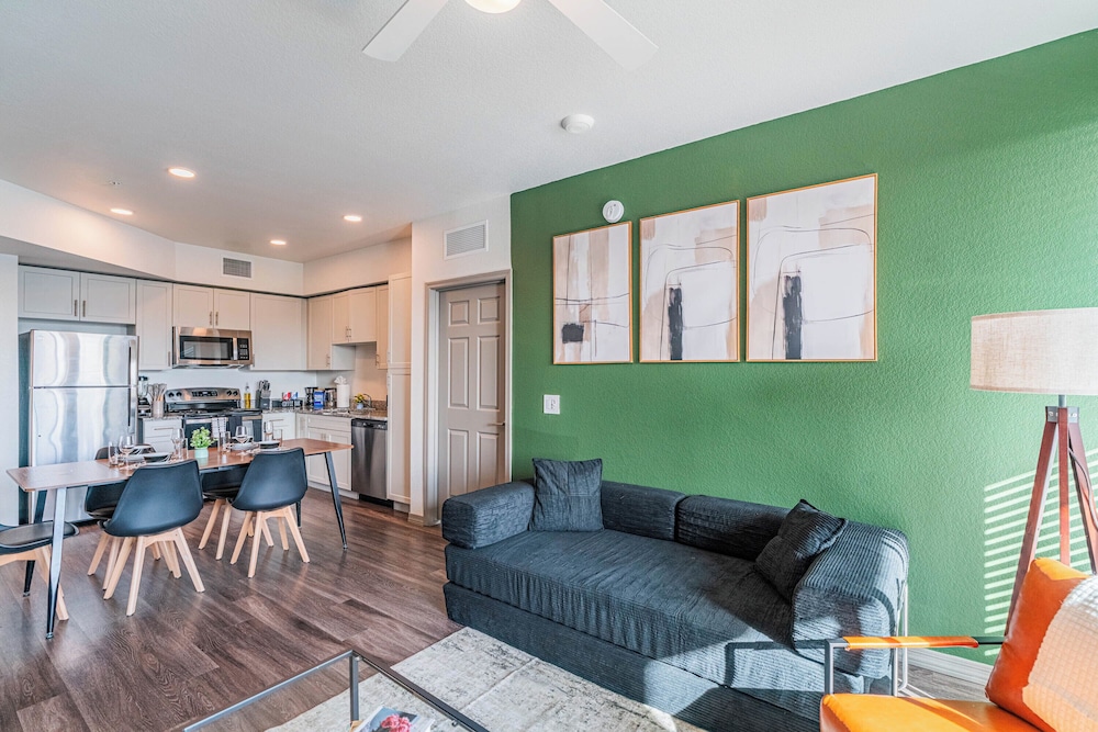 ROVE LIVING/KL - Cardinal 95