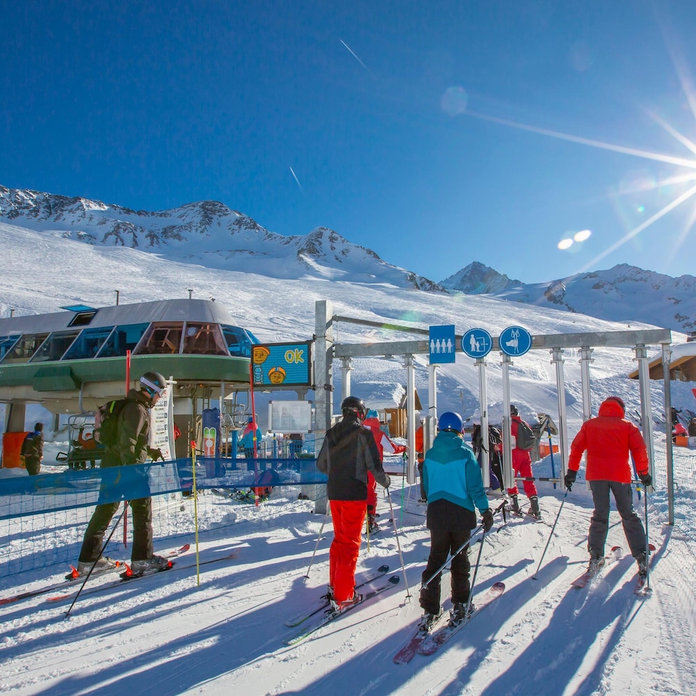 Chalet Charpoua in Le Tour Argenti re