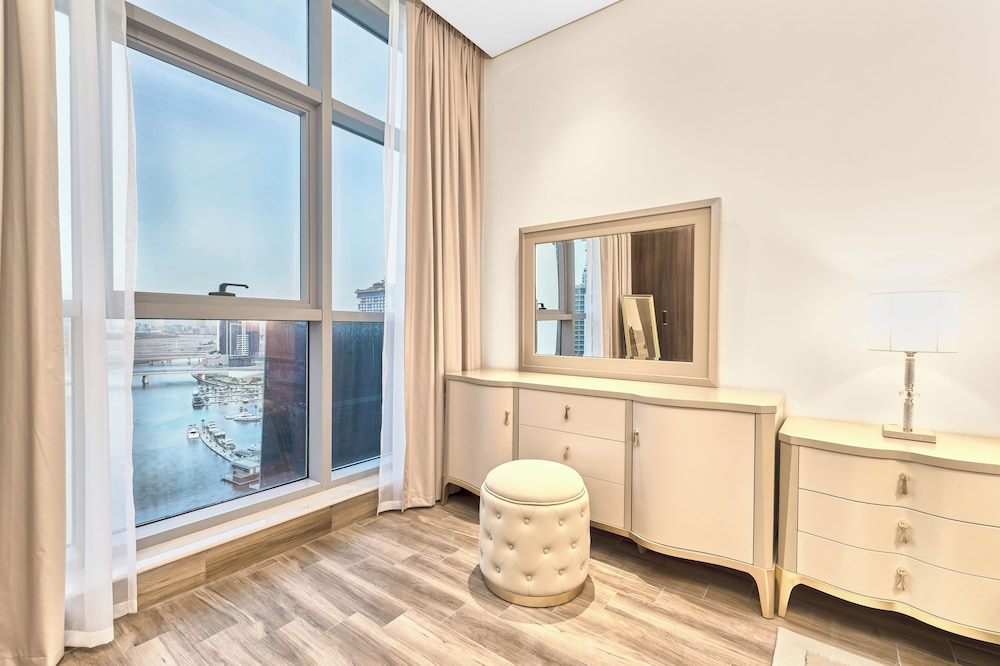 GLOBALSTAY. J One Tower Apartments
