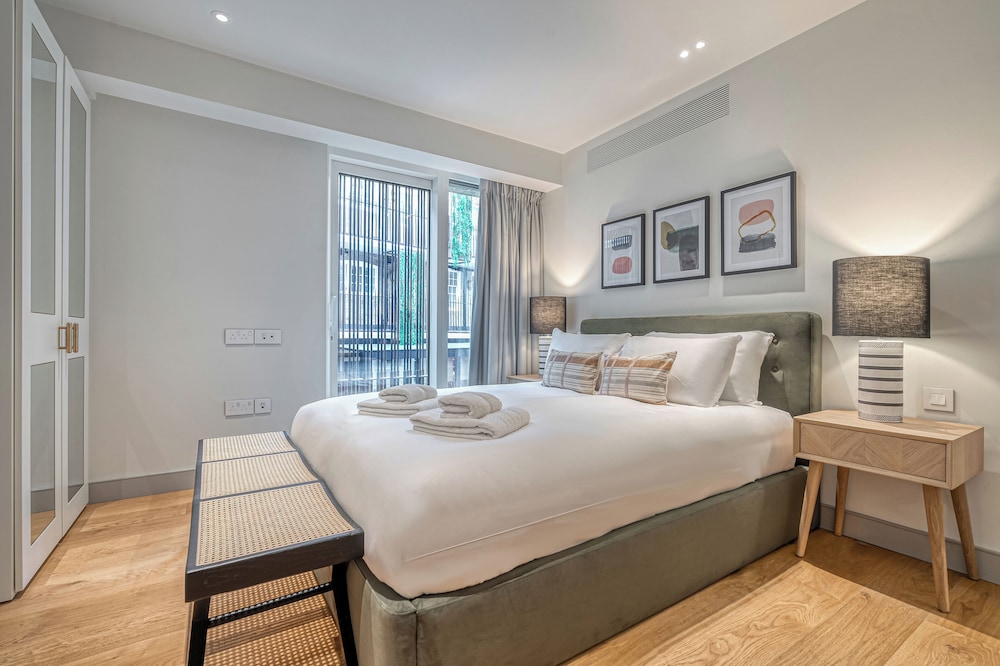 Luxury flats near Big Ben and London Eye