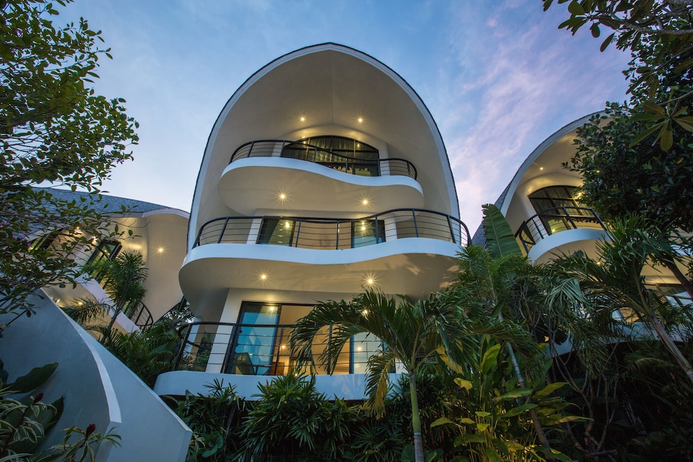 Villa Shadow