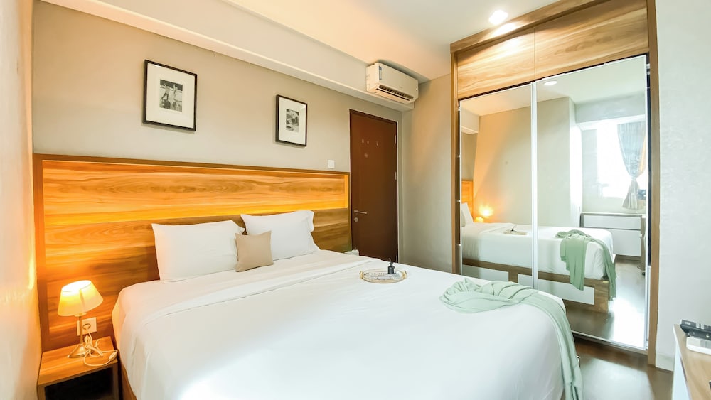 Wonderful And Homey 2Br Apartment At Springhill Terrace Residence