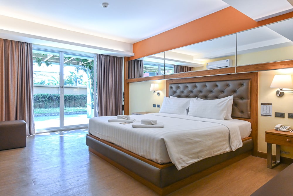 Golden Sea Hua Hin