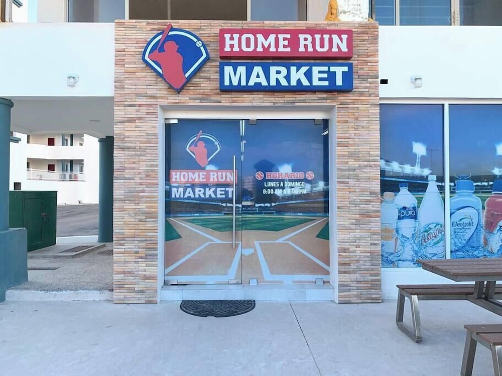 Amazing Location Close to it all Great Price