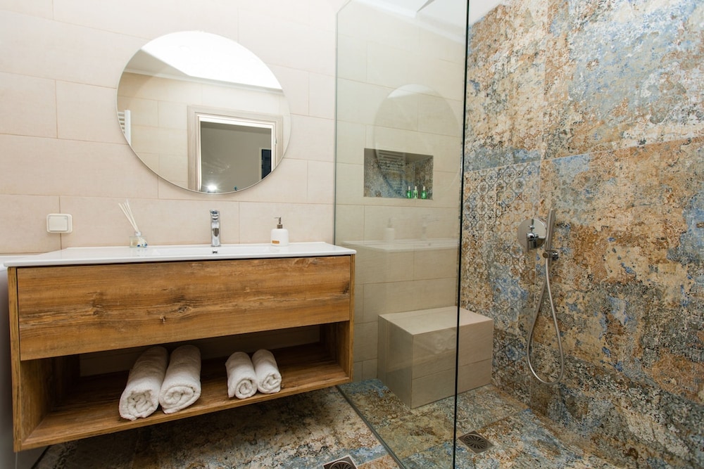 Ekaterini Luxury House