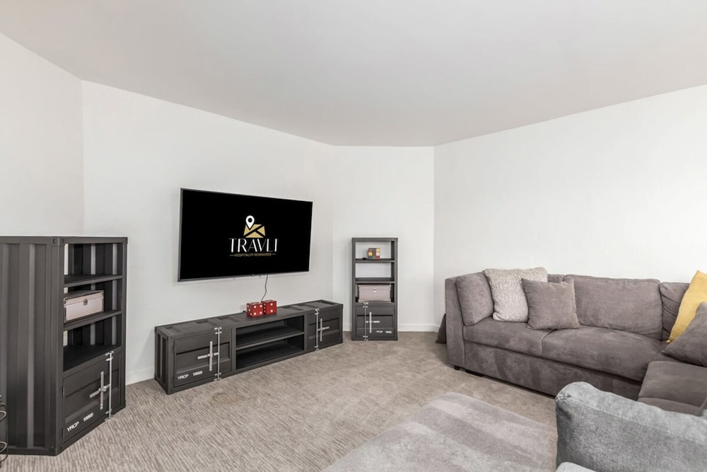 Sunburst Estate Htd Pool Putt Grn Sleeps 14