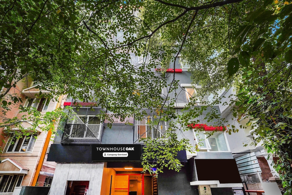 Super Townhouse Oak Indiranagar